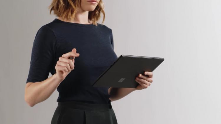 Surface Pro 6 so với iPad Pro